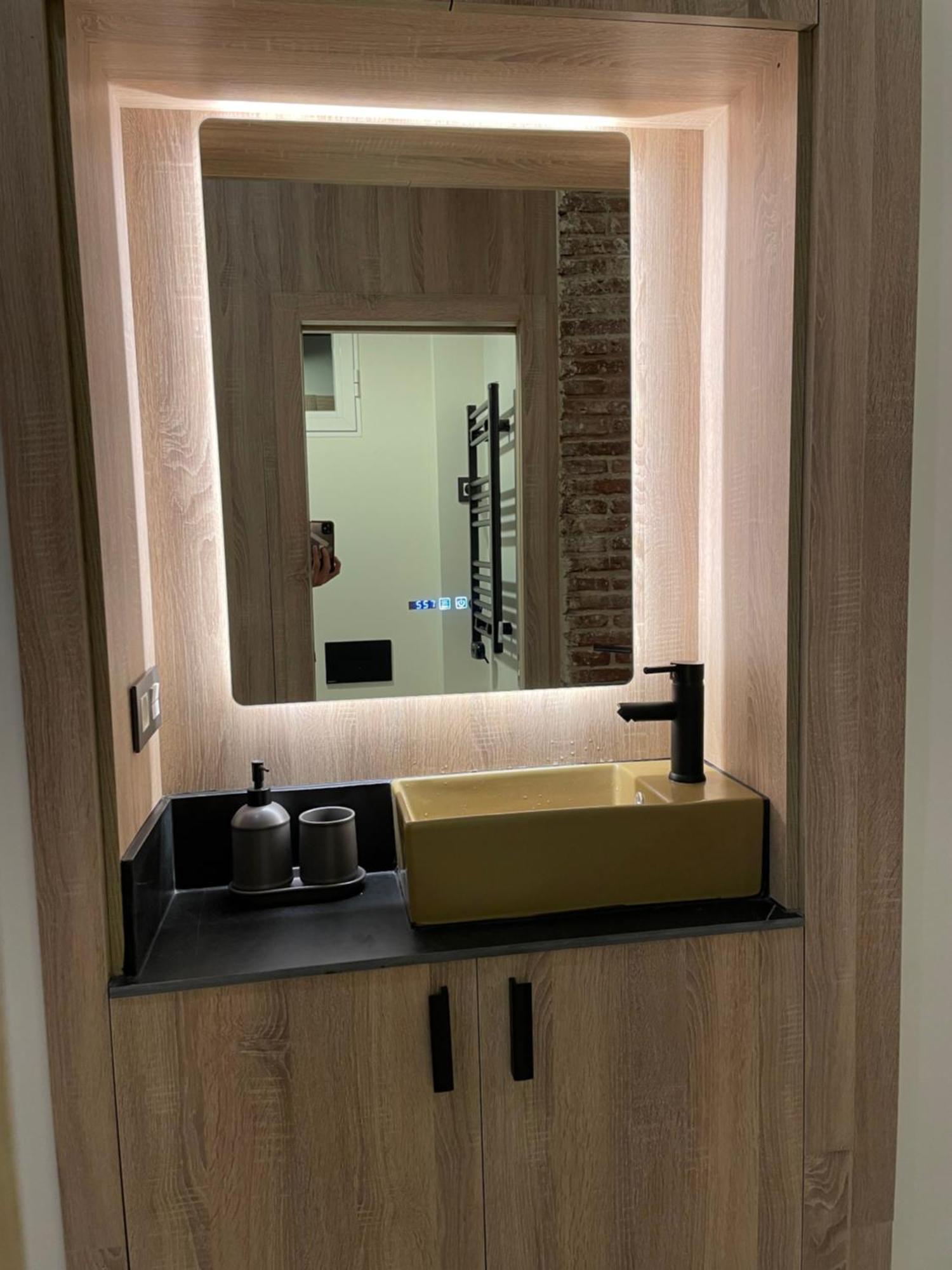 Apartamento Moderno En Edificio Historico Madrid Eksteriør bilde