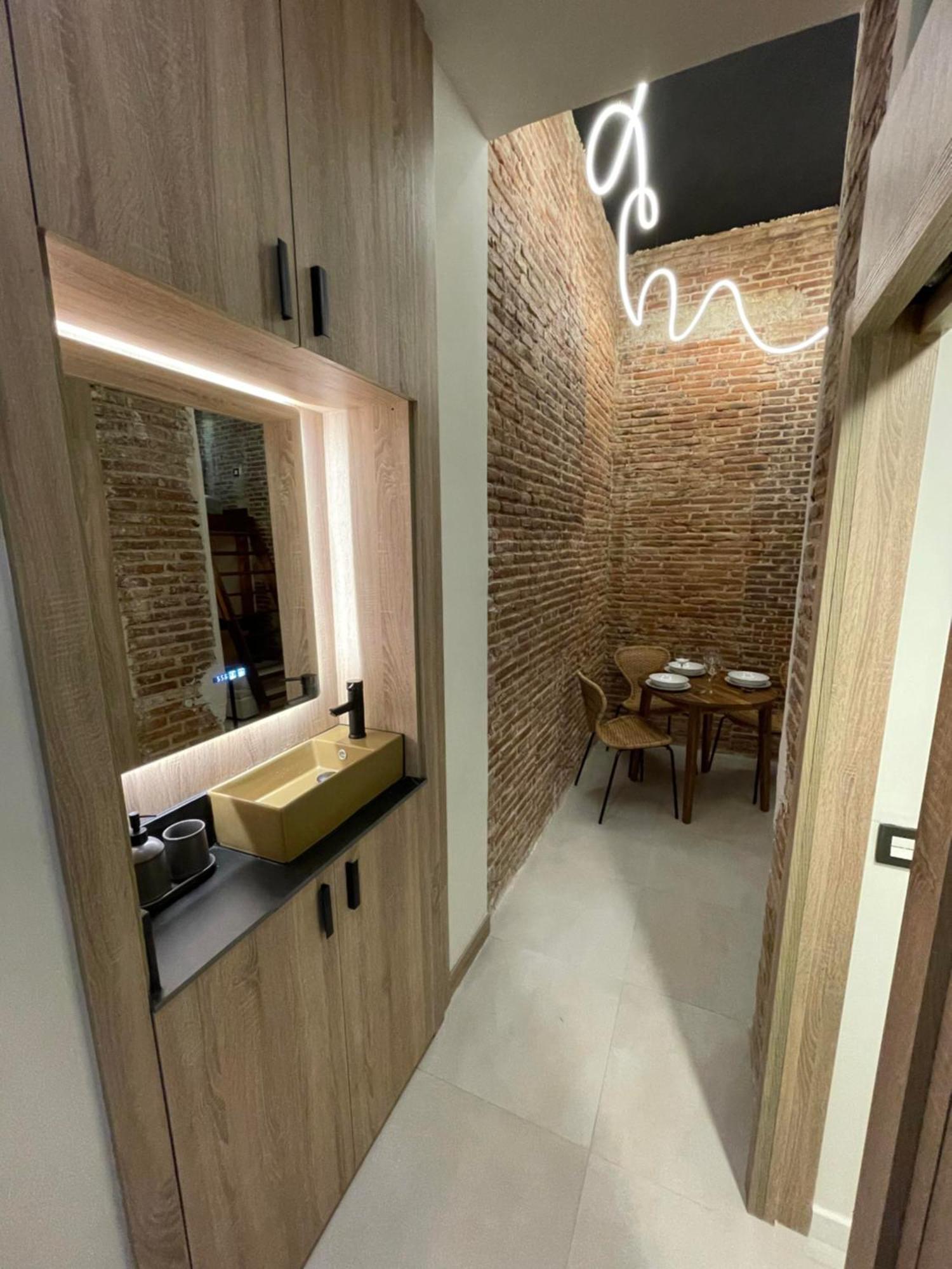 Apartamento Moderno En Edificio Historico Madrid Eksteriør bilde